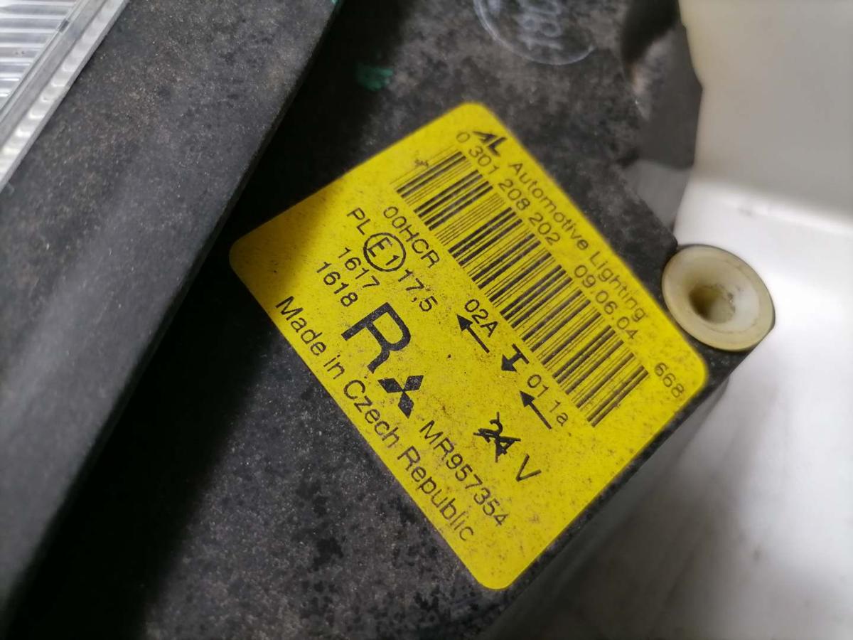 Mitsubishi Colt Z30 original Scheinwerfer vorn rechts Halogen 5-T&uuml;rer Bj.2005